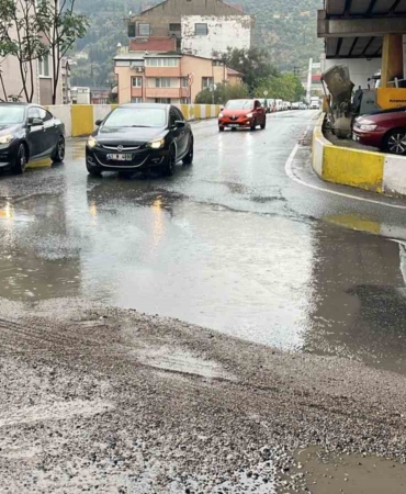 Sağanak D-100’de ulaşımı aksattı