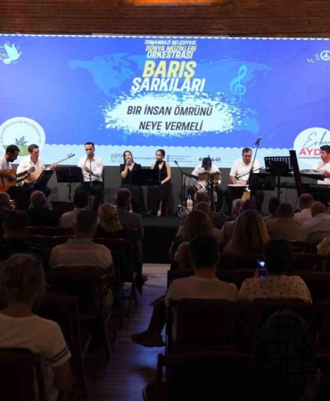 Şarkılar barış dolu bir dünya için seslendirildi