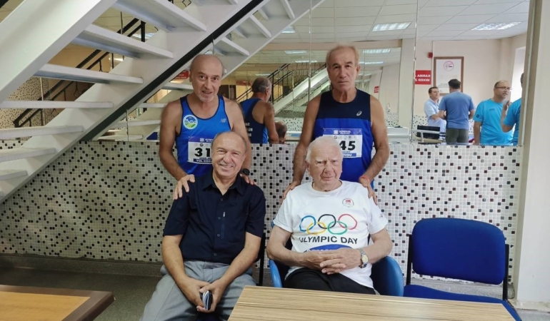 SBüyükşehirli sporcu Sakarya’ya altın madalyayla döndü