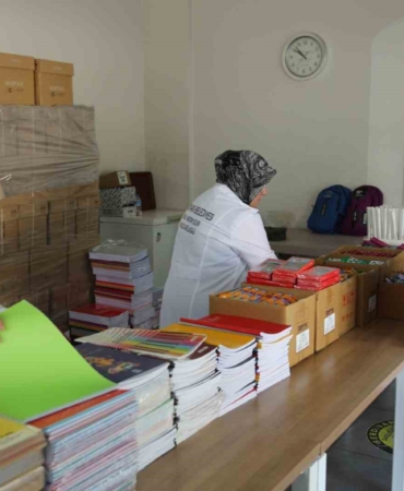 Serdivan Belediyesi’nden öğrencilere kırtasiye desteği