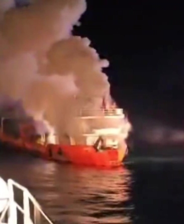 Şile açıklarında gemi yangını