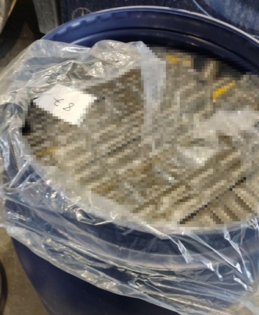 Sınırda 14 bin paket kaçak sigara plastik fıçılara konuldu