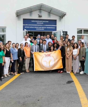 SUBÜ’nün ilk turuncu bayrağı göndere çekildi