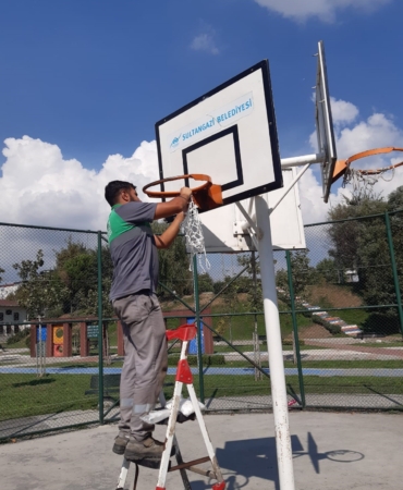 Sultangazi Belediyesi’nden okullara bakım desteği