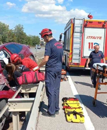Susurluk’ta otoyolda trafik kazası; 3 yaralı