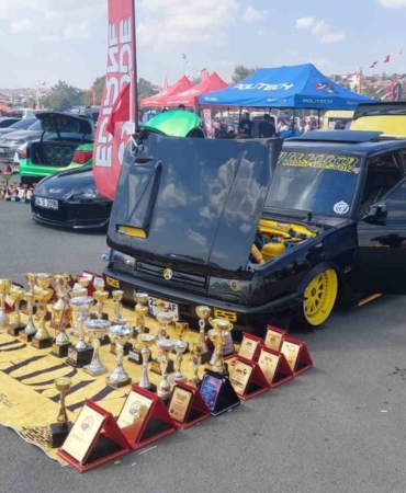 Tekirdağ’da drift şovu ve modifiye araçlar festivali nefes kesti