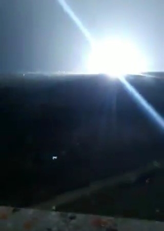 Tekirdağ’da yıldırım düşme anı kamerada: Geceyi gündüze çevirdi