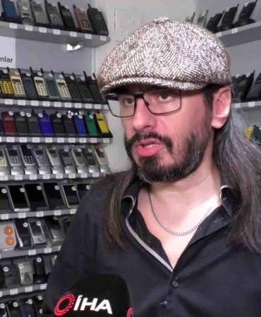 Telefon koleksiyoncusu teknisyen Ekrem Karagüdekoğlu çağrı cihazlı saldırıyı değerlendirdi