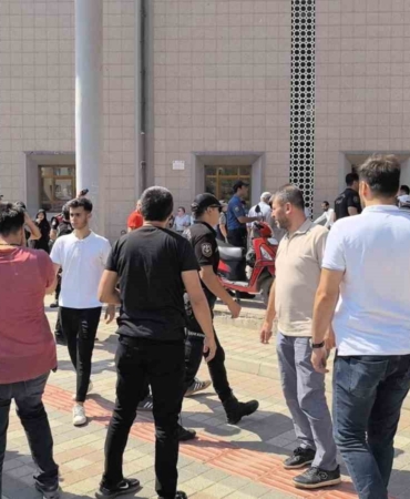 Telefon tamiri tartışması baltalı kavgaya döndü: 1 yaralı