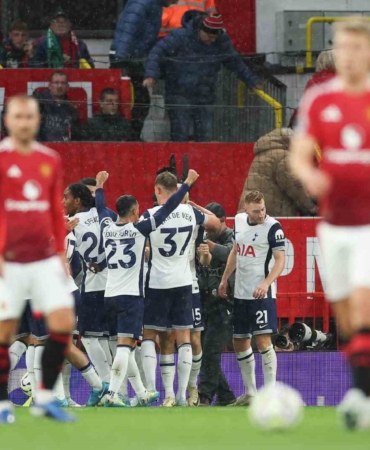 Tottenham, Manchester United deplasmanını 3-0 ile geçti