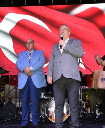 Türk ve Yunan Başkanlardan dostluk mesajları