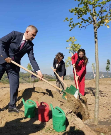 Türkiye ve Azerbaycan kardeşliği Gölcük’te pekişti