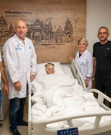 Türkiye’de gelişen dental turizmi, Kosovalı Derviş’i akran zorbalığından kurtaracak