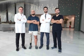 Türkiye’de ilk kez uygulanan son jenerasyon osseointegrasyon protezi ile hayata tutundu