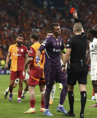UEFA, Fernando Muslera’ya 3 maç men cezası verdi