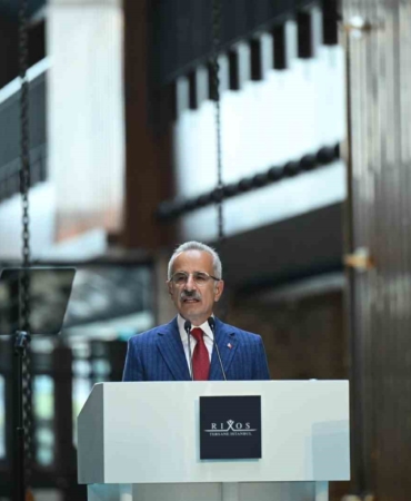 Ulaştırma ve Altyapı Bakanı Uraloğlu, Tersane İstanbul’daki otelin açılış törenine katıldı