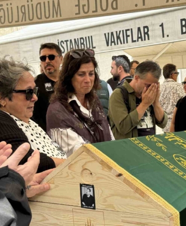 Ünlü sanatçı Metin Arolat son yolculuğuna uğurlandı