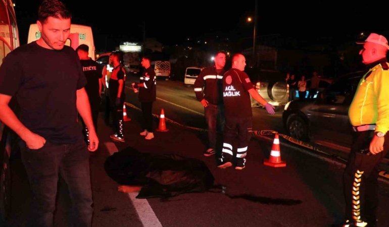 Yalova’da feci kaza: Minibüsün çarptığı 2 kişi hayatını kaybetti