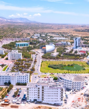 YDÜ’den 18 akademisyen en etkili bilim insanları listesinde yer aldı