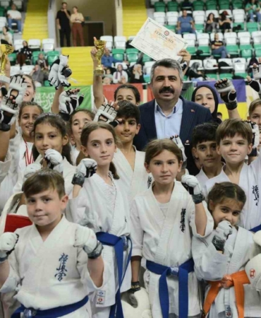 Yıldırımlı karatecilerden 50 madalya