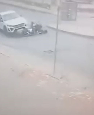 Yol tartışması yaşadığı motosikletlileri ezerek yoluna devam etti, o anlar kamerada