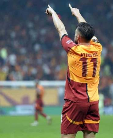 Yunus Akgün, Avrupa kupalarında ilk golünü attı