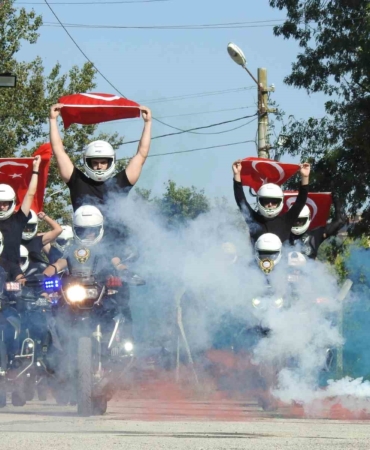 Yunus timlerinden nefes kesen gösteri