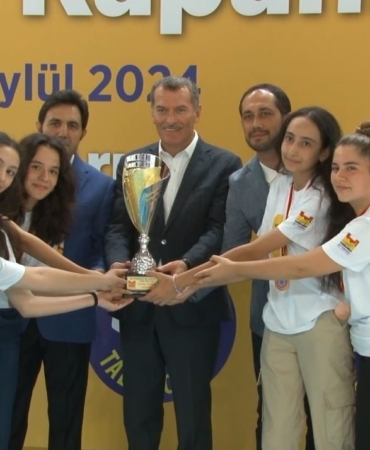 Zeytinburnu’nda Yaz Spor Okulları Öğrencileri düzenlenen törenle mezun oldu