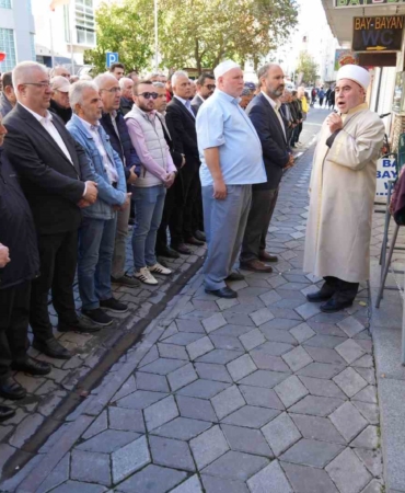 Aksaray’daki kazada yaralanarak tedavi gördüğü hastanede hayatını kaybeden Hafize Çimen, Edremit’te defnedildi