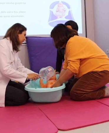 Anne adayları, bu eğitimle çocuklarını daha iyi yetiştirecek