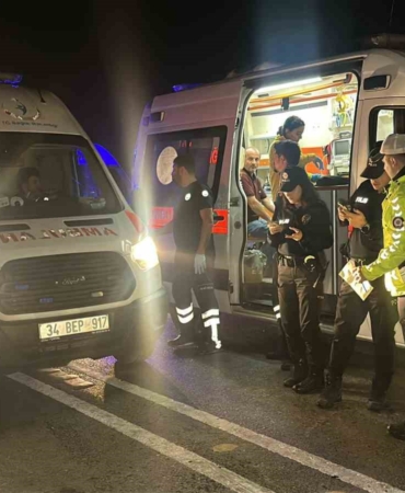 Arnavutköy’de 3 aracın karıştığı kazada 9 kişi yaralandı