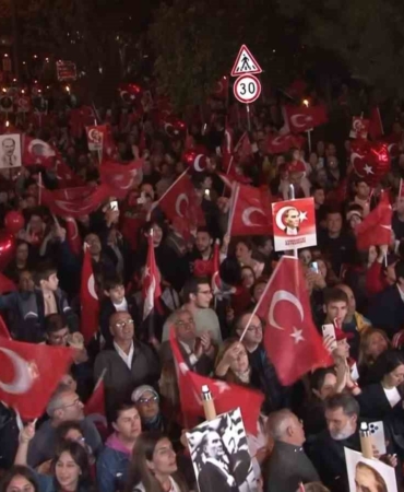 Ataşehir’de Cumhuriyet’in 101. yaşı coşkuyla kutlandı