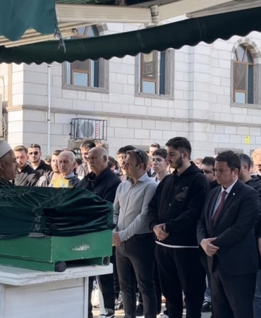 Ayrılma aşamasındaki eşi tarafından öldürülen diş doktoru toprağa verildi