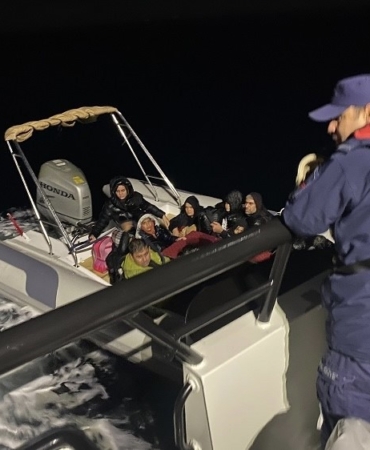 Ayvacık açıklarında 40 kaçak göçmen yakalandı