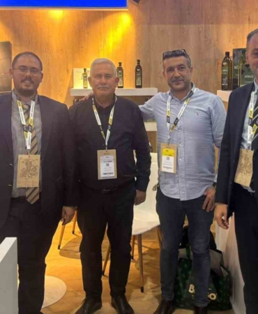 Ayvalık Zeytinyağı Paris’te gıda fuarında yerini aldı