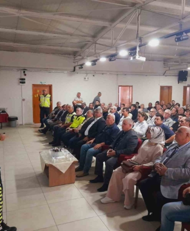 Babaeski’de okul servisi şoförlerine ve rehber personele güvenlik eğitimi verildi