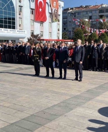 Bahçelievler Belediyesi’nden Cumhuriyet’in 101. yılına özel sürpriz: 101 çocuğa bisiklet dağıtıldı