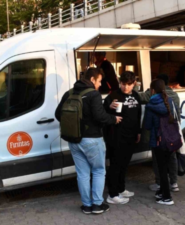 Balıkesir’de öğrenciler güne sıcak çorbayla başlıyor