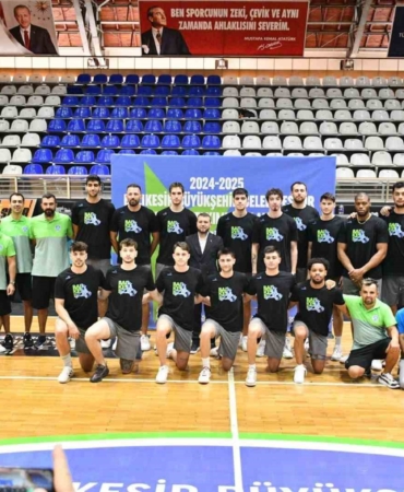 Balıkesirli sporseverlere hafta sonu basketbol ve voleybol ziyafeti