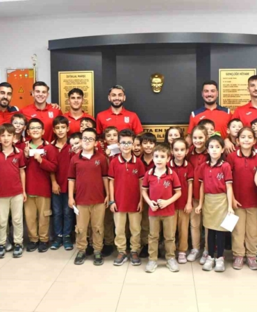 Balıkesirspor, Hatice Fahriye Eğinlioğlu İlkokulu’nu Ziyaret Etti