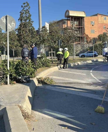 Başakşehir’de kaza: 2 araç çarpıştı, biri takla atarak yan döndü