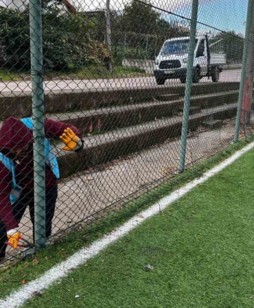 Başiskele’de spor sahalarına bakım ve onarım