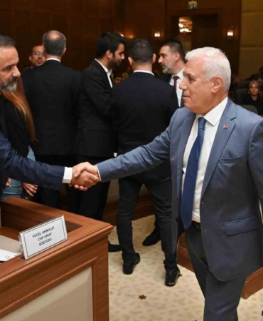 Başkan Bozbey, “Büyükşehir hizmetleri, vergi borcu bahanesiyle engellenmeye çalışılıyor"