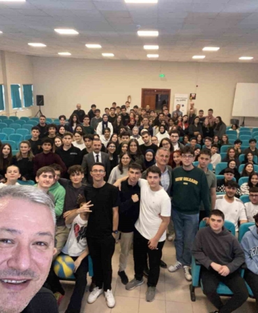 Başkan Çelik öğrencilerle buluştu