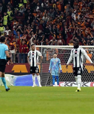 Beşiktaş, Galatasaray deplasmanında yine kazanamadı