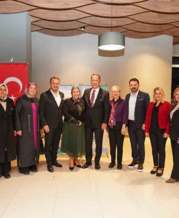 Beylikdüzü Belediye Başkanı Çalık muhtarlarla bir araya geldi