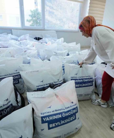 Beylikdüzü’nde bin 500 çocuğa eğitim desteği sunuluyor