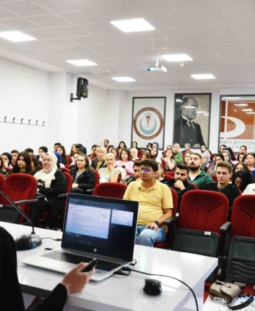 Bilecik’te ‘Hastanelerde Eczacılık Hizmetleri’ semineri düzenlendi