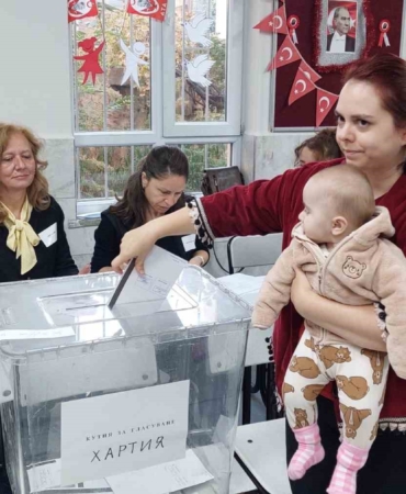 Bulgaristan’da 7’nci kez erken seçim yapılıyor: Tekirdağ’da çifte vatandaşlar oy kullandı