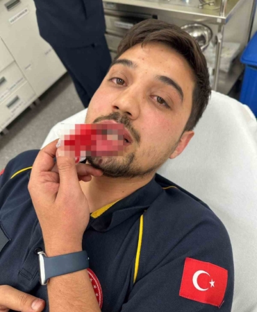 Bursa’da ambulans şoförü darp edildi